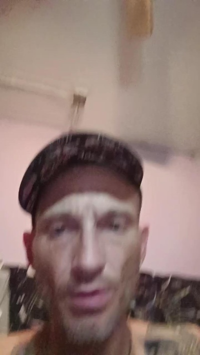 Cwadewater live cam on Cam4