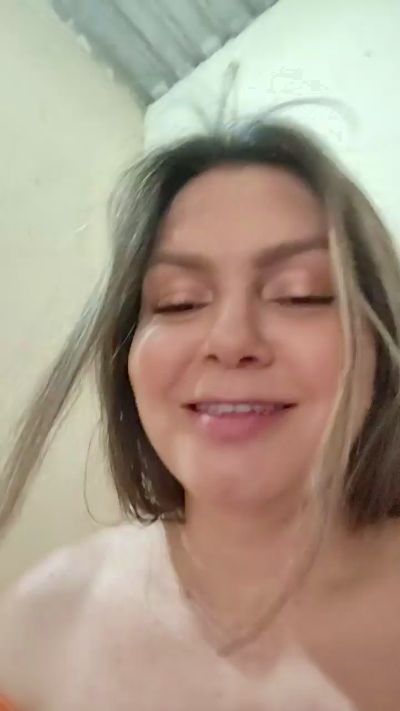 Cynthia94 live cam on Cam4
