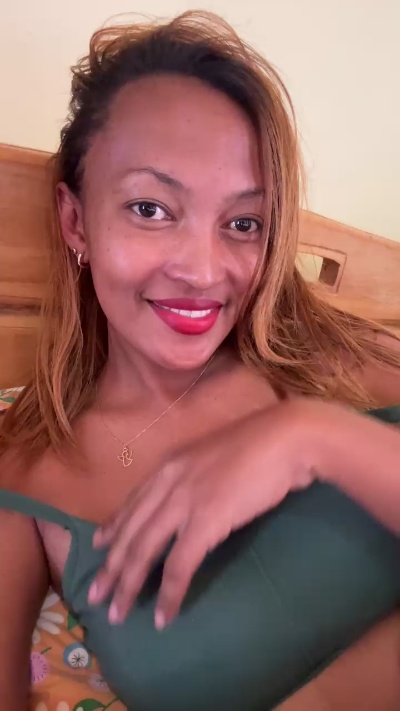 Cynthiase_1 live cam on Cam4