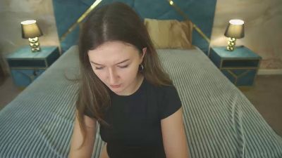 CyrenaLuxe live cam on Cam4