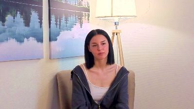 CyrstalNail live cam on Cam4