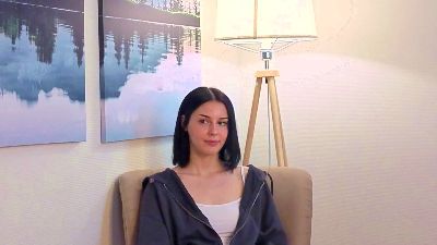 CyrstalNail live cam on Cam4