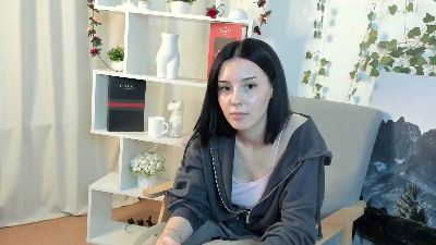 CyrstalNail live cam on Cam4