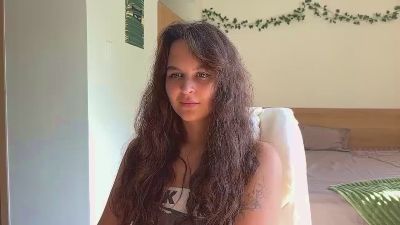 CyrstalShen live cam on Cam4