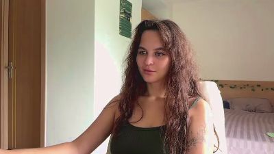 CyrstalShen live cam on Cam4