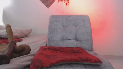 DERECKHOT33 live cam on Cam4