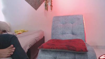 DERECKHOT33 live cam on Cam4