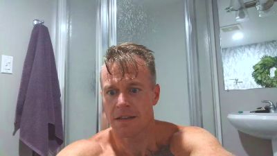 DILFiGuess1 live cam on Cam4
