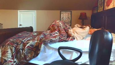 DILFiGuess1 live cam on Cam4
