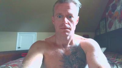 DILFiGuess1 live cam on Cam4