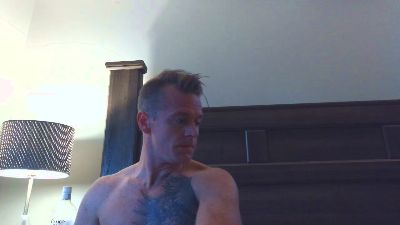 DILFiGuess1 live cam on Cam4