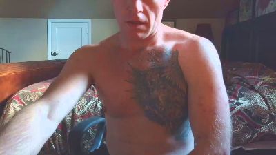 DILFiGuess1 live cam on Cam4