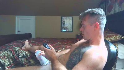 DILFiGuess1 live cam on Cam4
