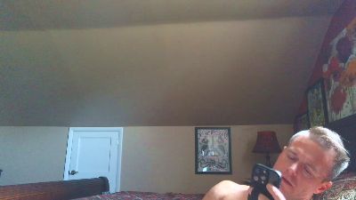 DILFiGuess1 live cam on Cam4
