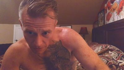 DILFiGuess1 live cam on Cam4