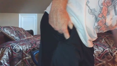 DILFiGuess1 live cam on Cam4