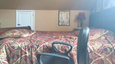 DILFiGuess1 live cam on Cam4