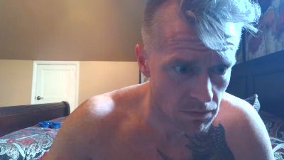 DILFiGuess1 live cam on Cam4