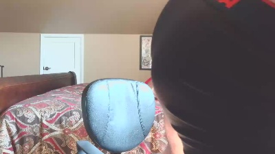 DILFiGuess1 live cam on Cam4
