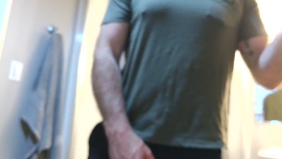 DILFiGuess1 live cam on Cam4