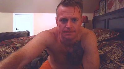 DILFiGuess1 live cam on Cam4