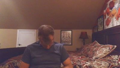 DILFiGuess1 live cam on Cam4
