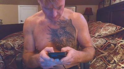 DILFiGuess1 live cam on Cam4