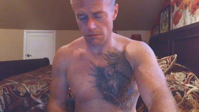 DILFiGuess1 live cam on Cam4