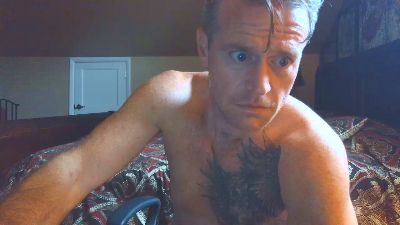 DILFiGuess1 live cam on Cam4