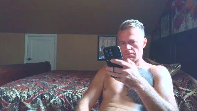 DILFiGuess1 live cam on Cam4