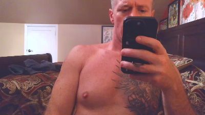 DILFiGuess1 live cam on Cam4