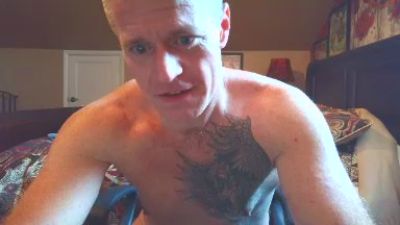 DILFiGuess1 live cam on Cam4