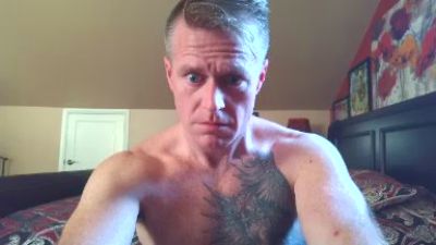 DILFiGuess1 live cam on Cam4