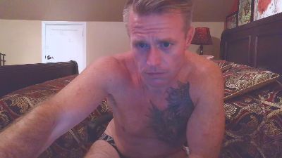 DILFiGuess1 live cam on Cam4