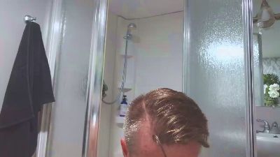 DILFiGuess1 live cam on Cam4