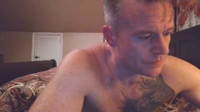 DILFiGuess1 live cam on Cam4