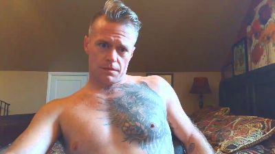 DILFiGuess1 live cam on Cam4