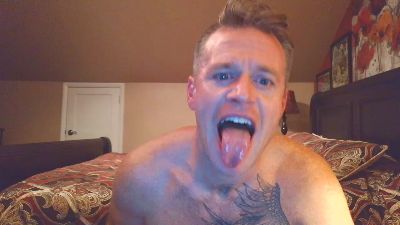 DILFiGuess1 live cam on Cam4