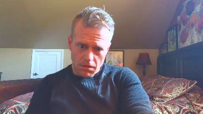 DILFiGuess1 live cam on Cam4