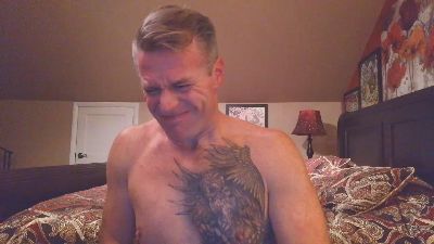 DILFiGuess1 live cam on Cam4