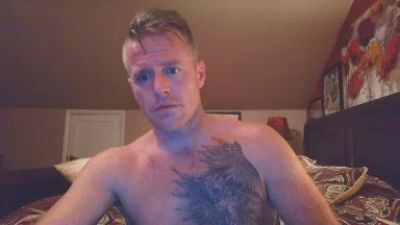 DILFiGuess1 live cam on Cam4