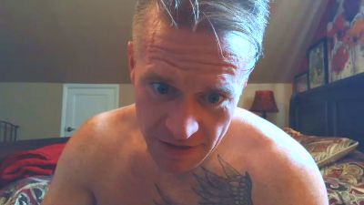 DILFiGuess1 live cam on Cam4