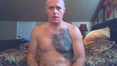 DILFiGuess1 live cam on Cam4