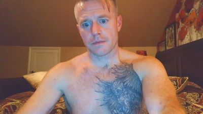 DILFiGuess1 live cam on Cam4