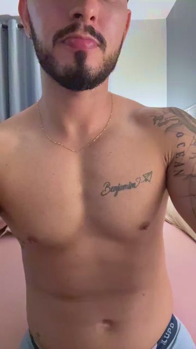 DTW1 live cam on Cam4