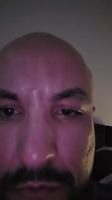 D_uc_LaTin305 live cam on Cam4