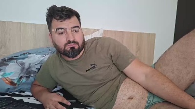 DaddyBear18 live cam on Cam4