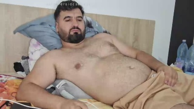 DaddyBear18 live cam on Cam4