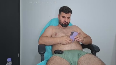 DaddyBear18 live cam on Cam4