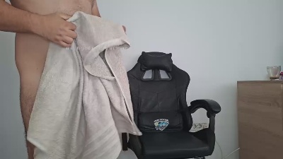 DaddyBear18 live cam on Cam4